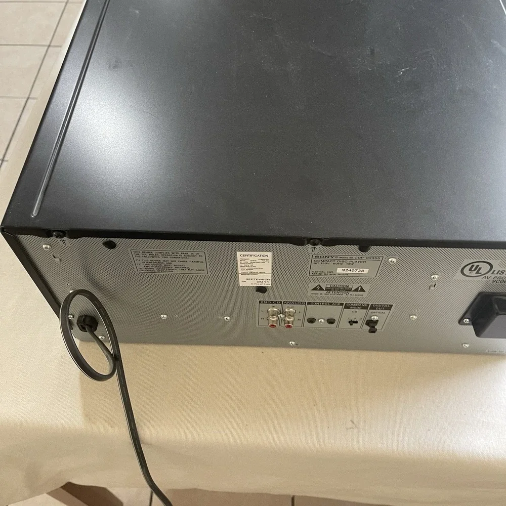 Sony Mega Storage 300 Disc CD Changer/Player CDP-CX355 Works Tested With Remote